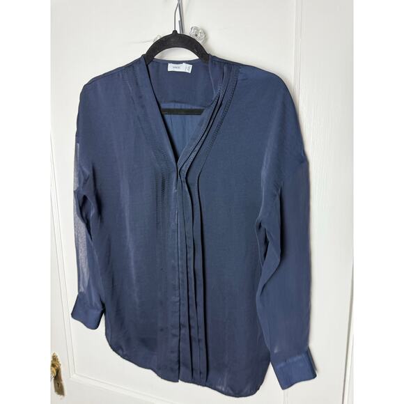 Vince Silk Blend Navy Blue Sheer Flowy Relaxed V-neck Blouse Top Women's 2 - Picture 2 of 8
